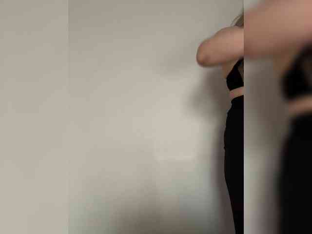 _IBlondy_'s chat room