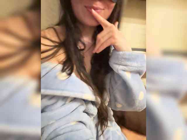 AlisaAres's chat room