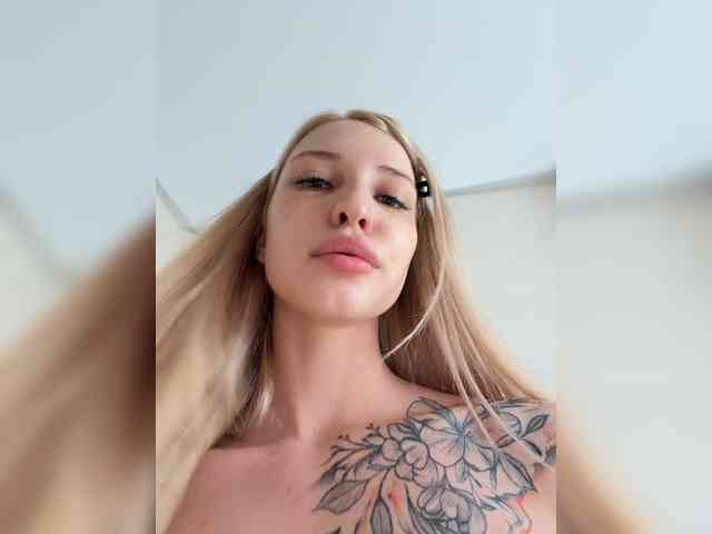 Cristi-Candy's chat room