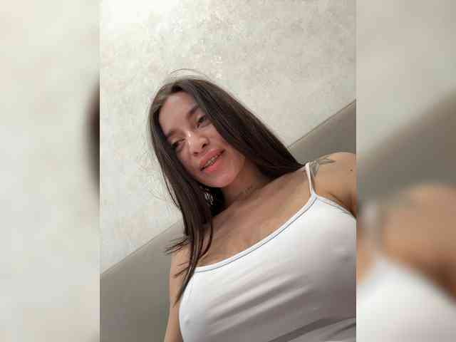 LunaDesire's chat room