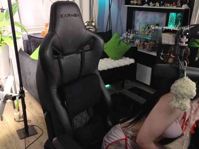 Kira_Li_Lime's chat room