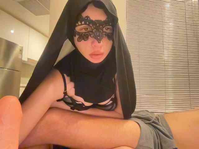hiddenCrazySlut's chat room