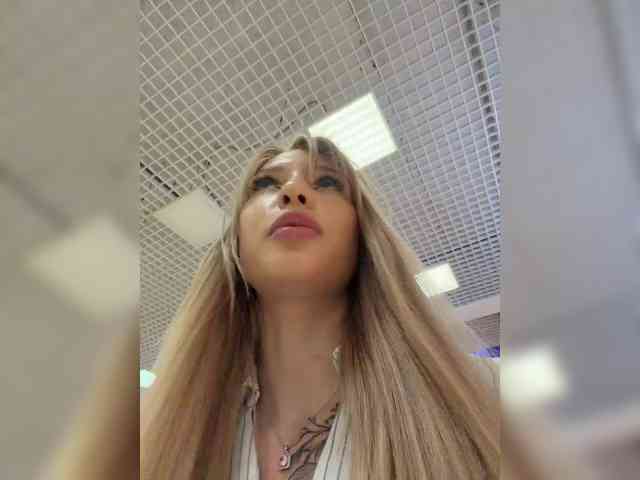 Cristi-Candy's chat room