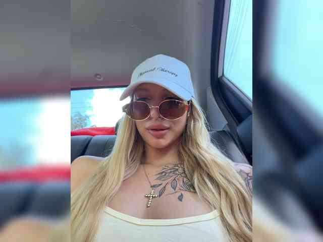 Cristi-Candy's chat room