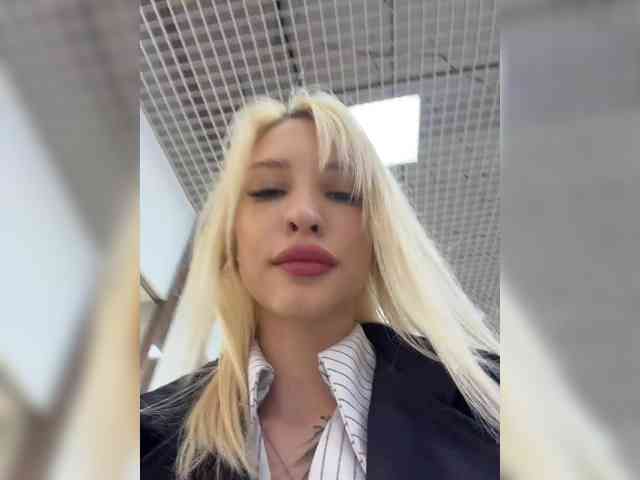 Cristi-Candy's chat room