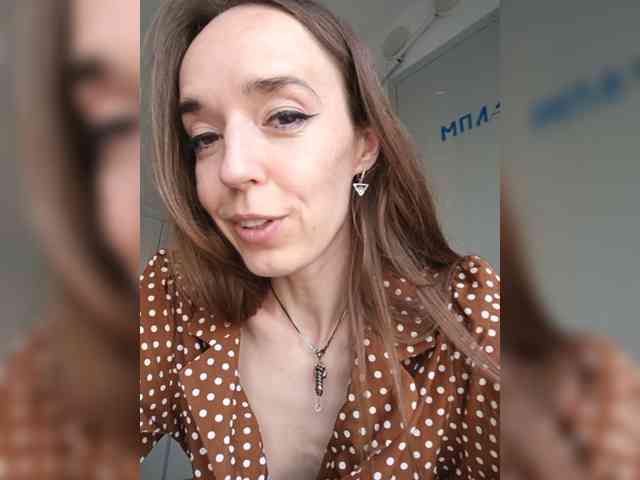 A_R_T_A's chat room