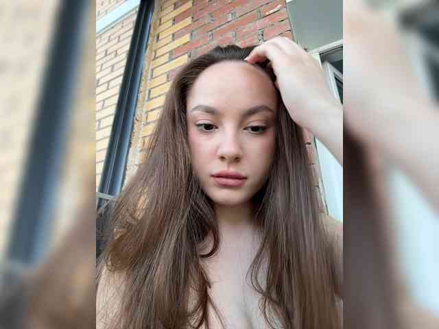 -Valeria-'s chat room