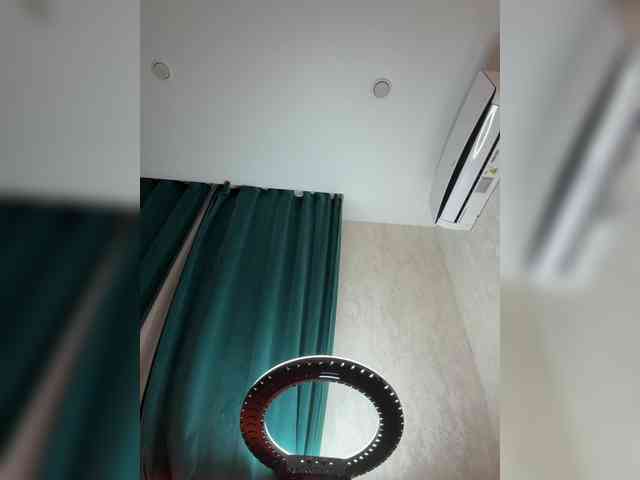 _Ellidi_'s chat room