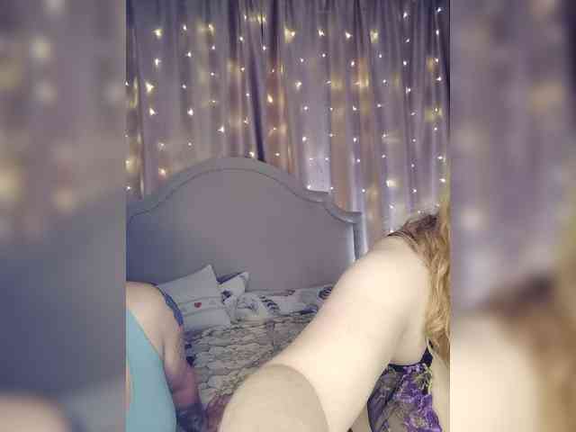 Her-Girl's chat room