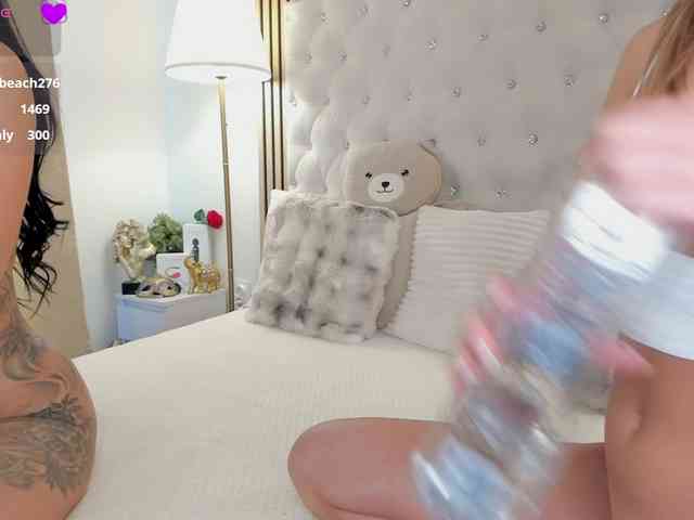 Sarawhitee's chat room