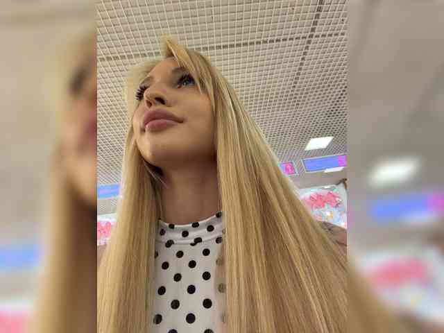 Cristi-Candy's chat room