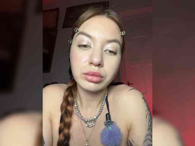 LINA69FEMDOM's chat room