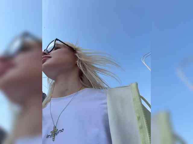 Cristi-Candy's chat room