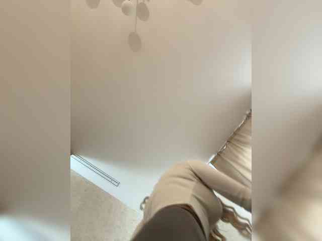 LedyMiya's chat room