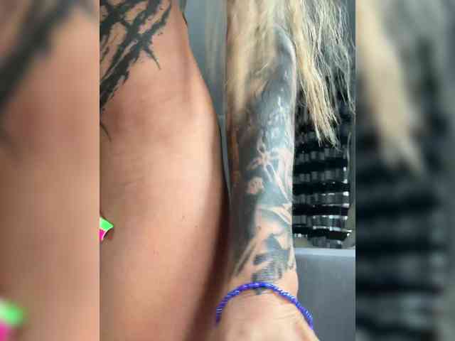 WILD-ANGEL777's chat room