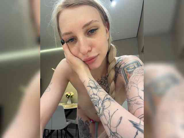 Cristi-Candy's chat room