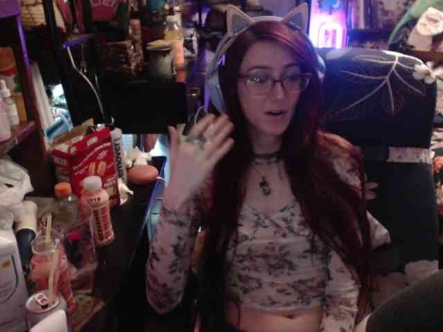 pussyxpaladin's chat room