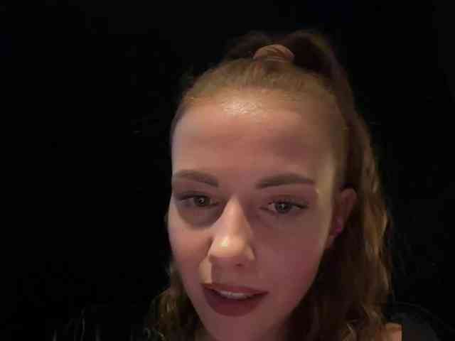 VikkiExtraCheese's chat room