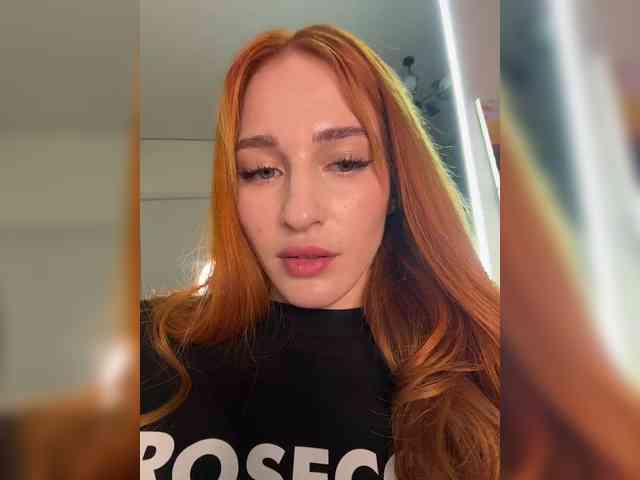 VictoriaBix's chat room