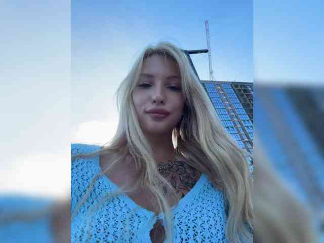 Cristi-Candy's chat room