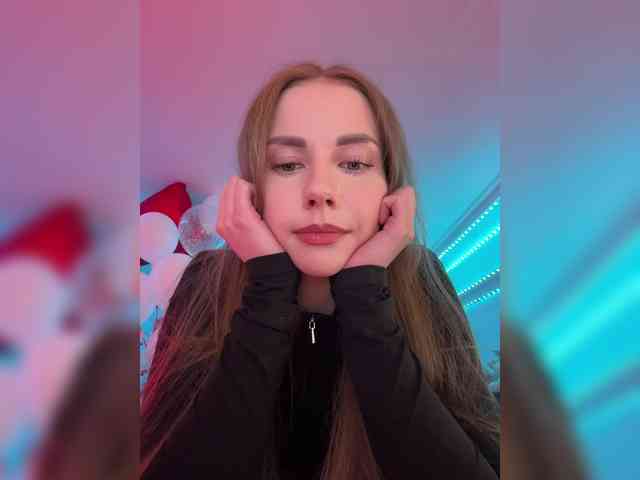 VikkiExtraCheese's chat room