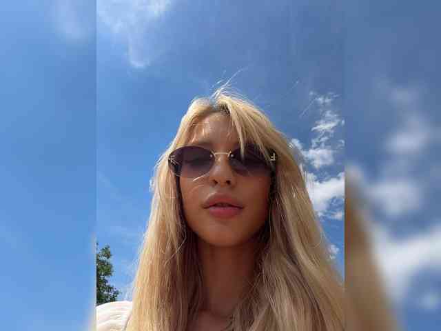 Cristi-Candy's chat room