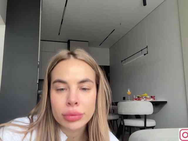 diffgirls1-1's chat room