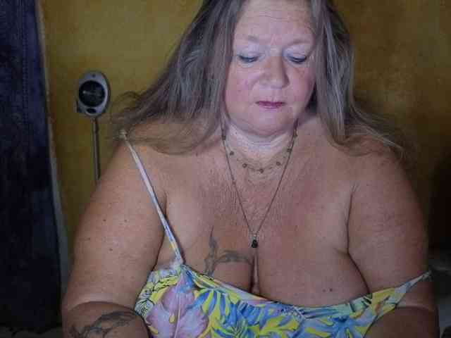 lady-vamp's chat room