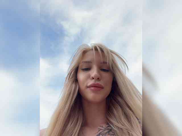 Cristi-Candy's chat room