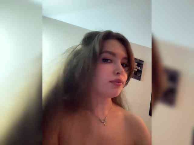 YourLadyyy's chat room