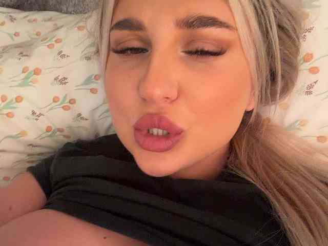 Stiflers_mom's chat room