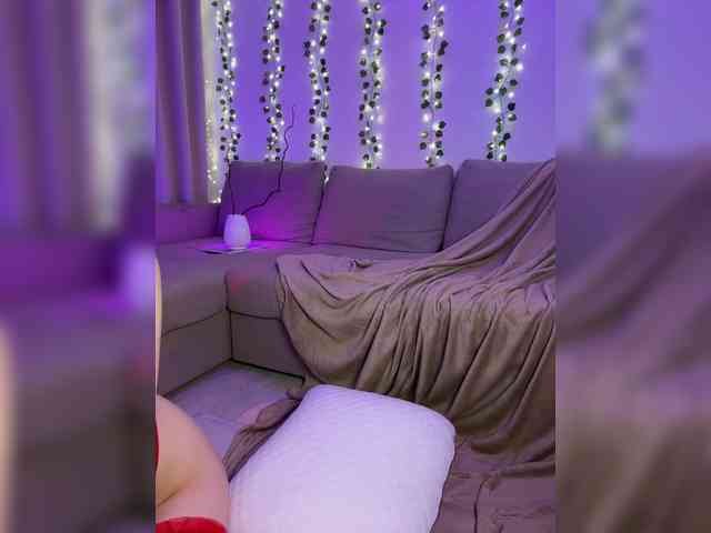 DearAmiira's chat room