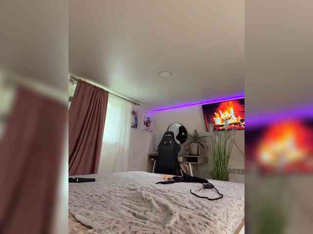 -MaybeBaby-'s chat room