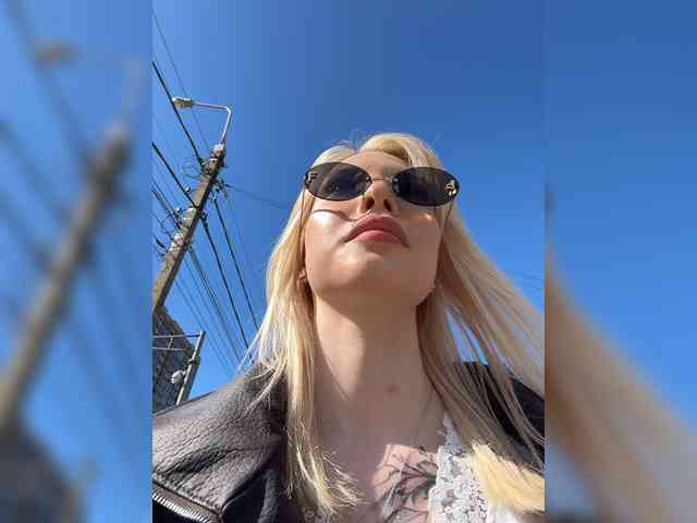 Cristi-Candy's chat room