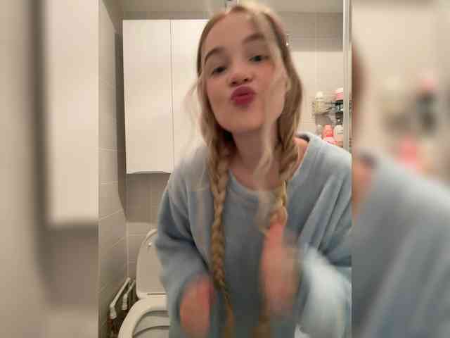 MimiMila's chat room