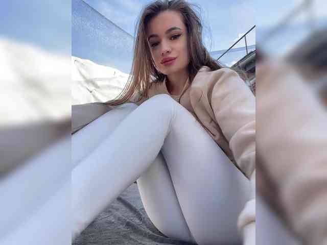 -_-_--------'s chat room