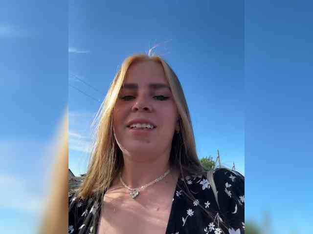 LolaSexxx's chat room