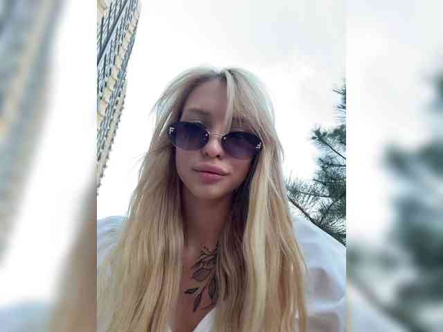 Cristi-Candy's chat room