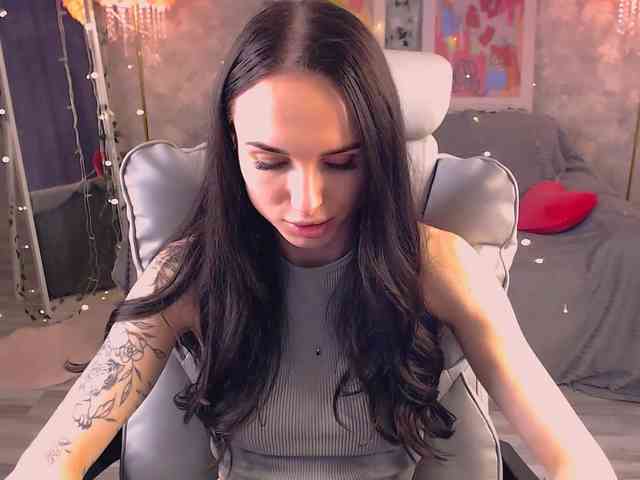 NicoleMerz's chat room