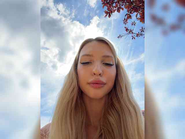Cristi-Candy's chat room