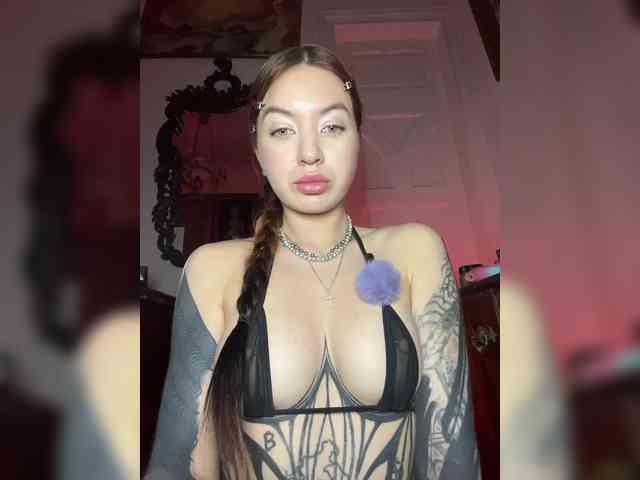 LINA69FEMDOM's chat room