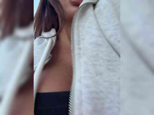 OrgazMia's chat room