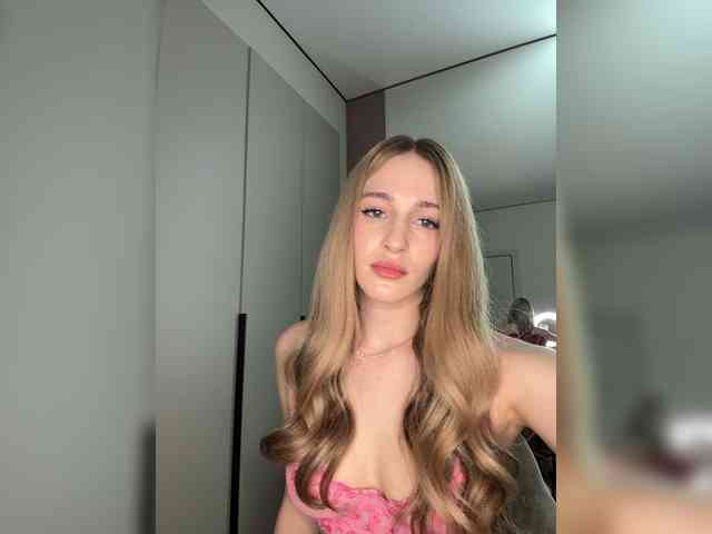 VictoriaBix's chat room