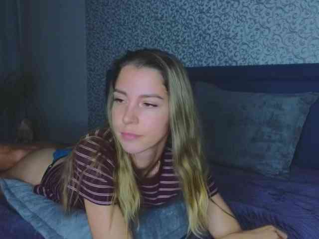 Kristi_Wolf's chat room