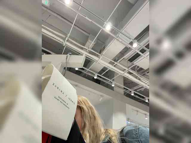 _Katrinka_'s chat room