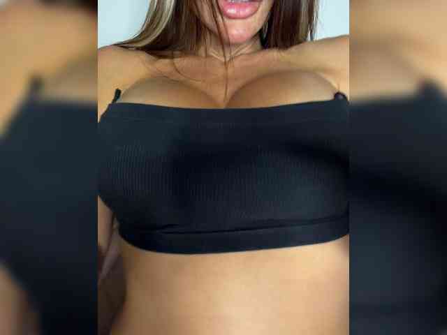 OrgazMia's chat room