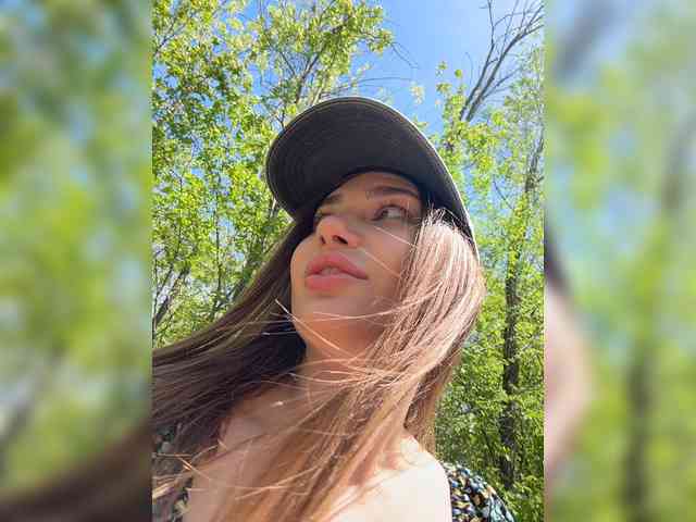 -EmilyBaby-'s chat room