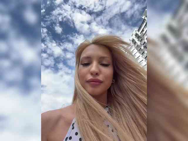 Cristi-Candy's chat room