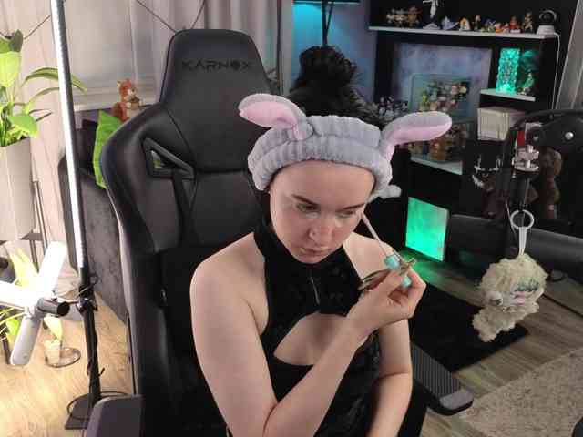 Kira_Li_Lime's chat room