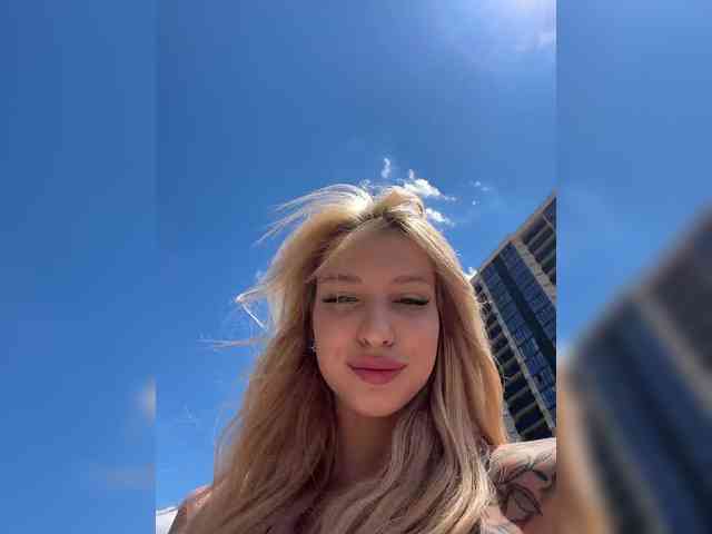Cristi-Candy's chat room